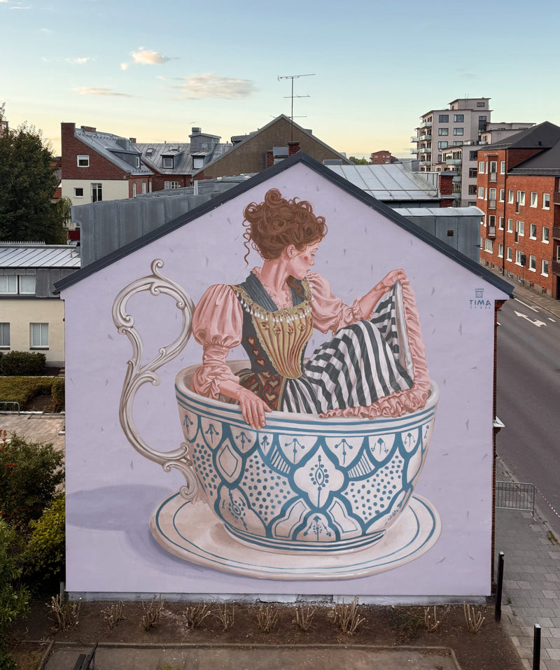 Moroccan Artist Tima Paints Dreamlike 'Tea Time' Lady in Eslöv