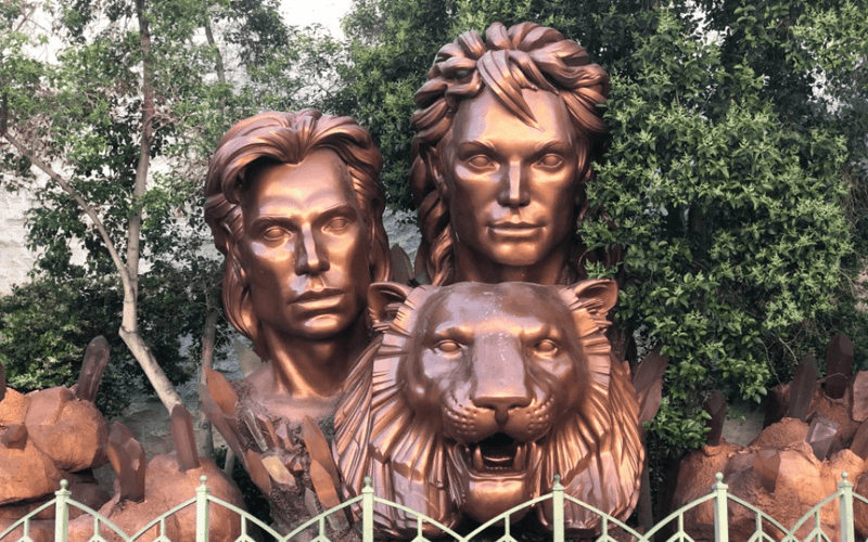 A 3,600-Pound Bronze Tiger Guarded the Mirage for 31 Years. Now It Lives in a Boneyard While a Guitar Rises Where It Stood.