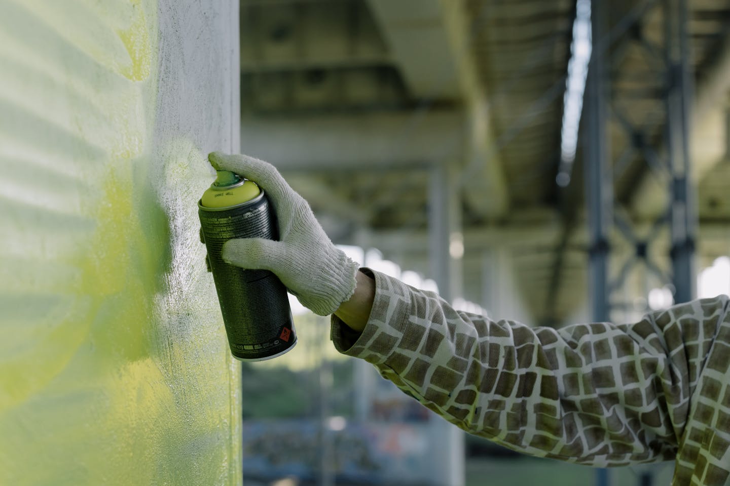Best Spray Paint for Stencils: What Actually Works and What Bleeds Through