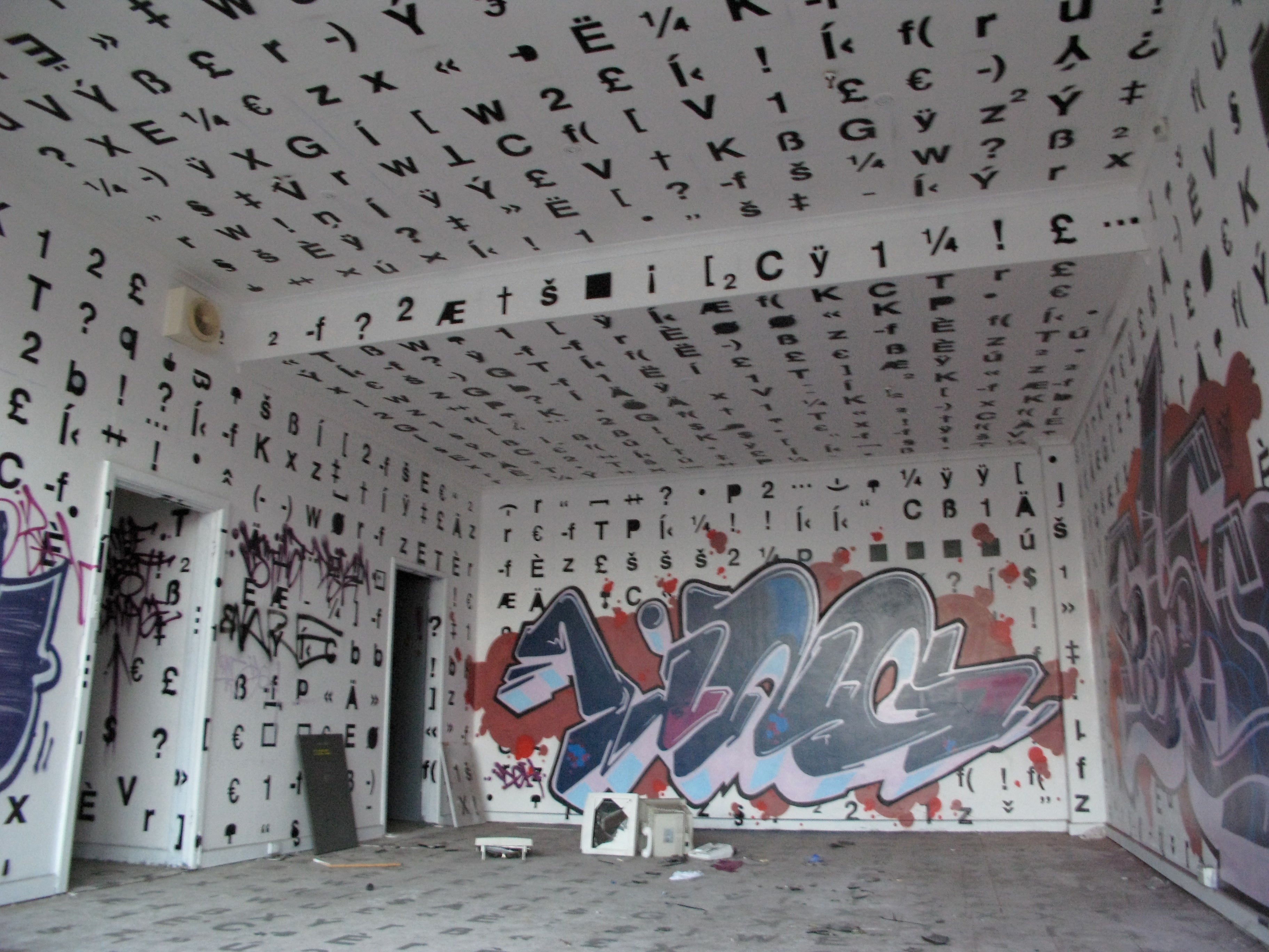 A Dead Mall Became SoCal's Biggest Illegal Gallery. Then the Cops Showed Up.