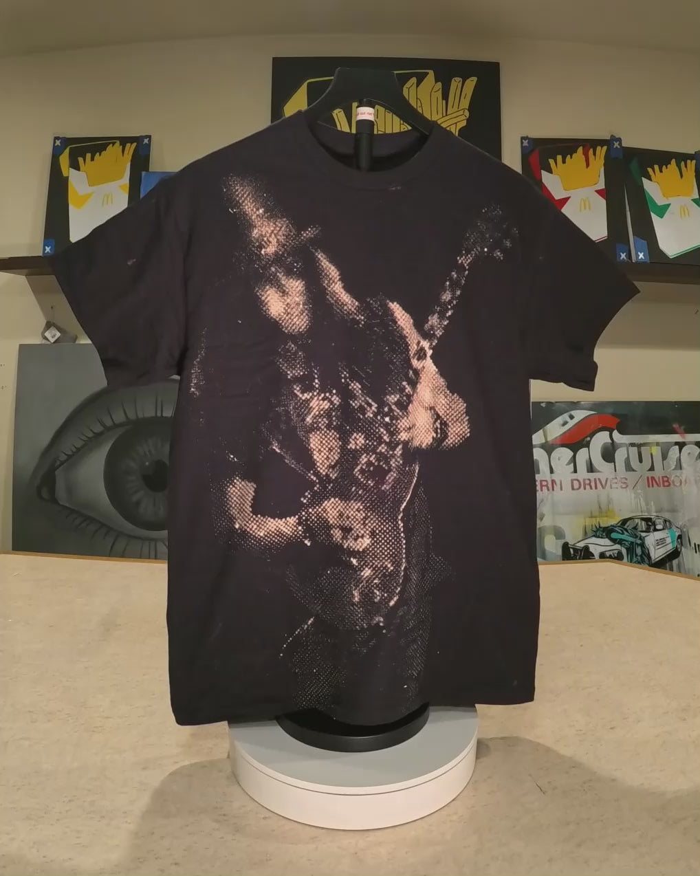 Slash Halftone T-Shirt, 360 degree spin